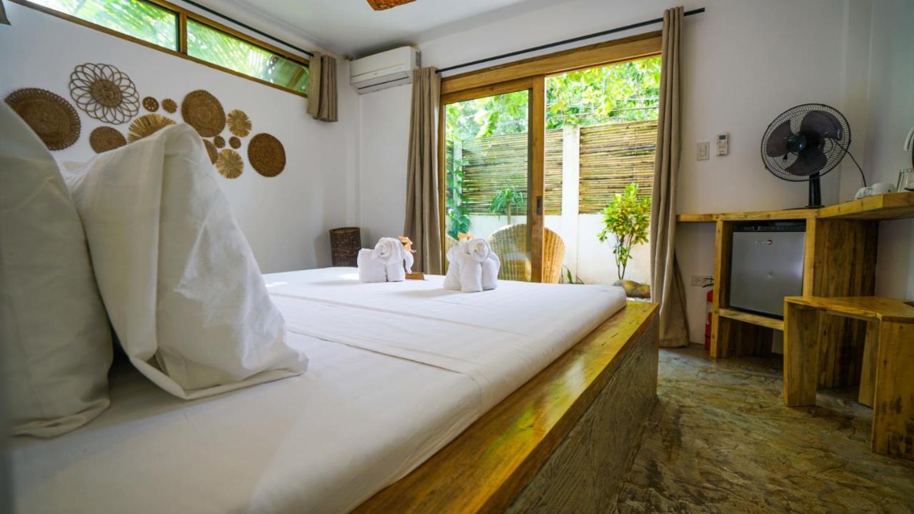 Serenity Hotel Ел Нидо Екстериор снимка